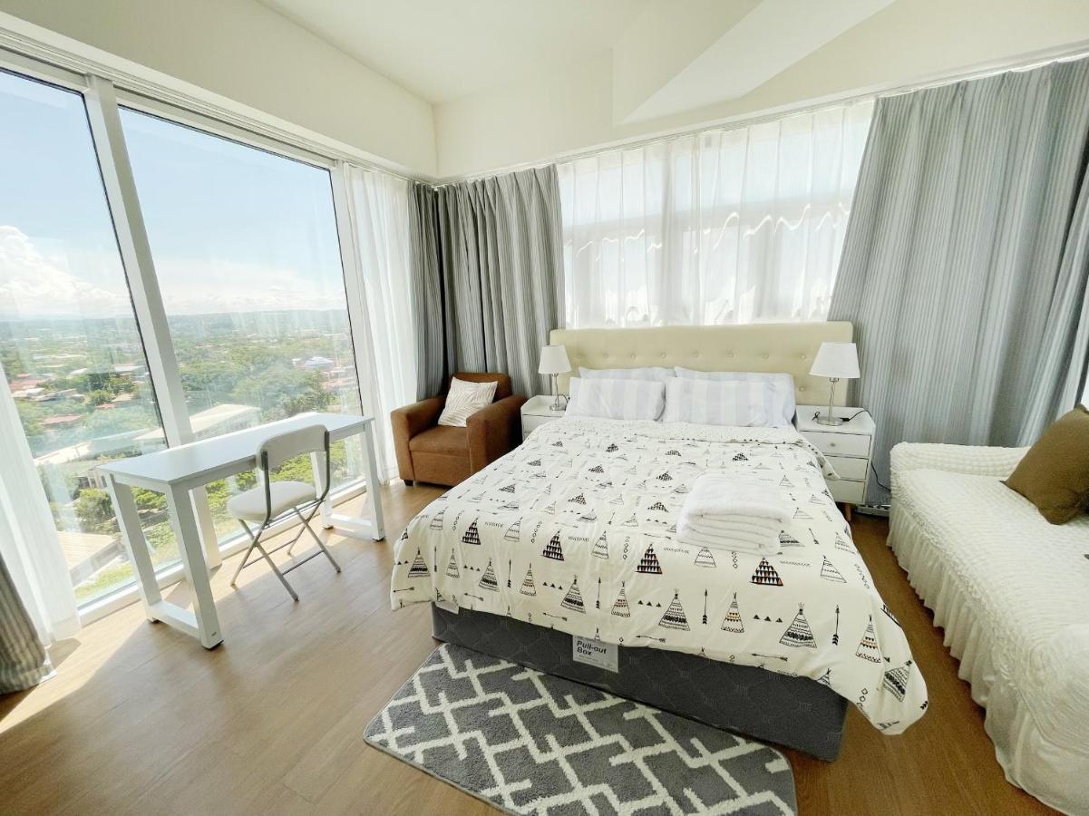 Inspiria Aparthotel Davao City Exteriör bild