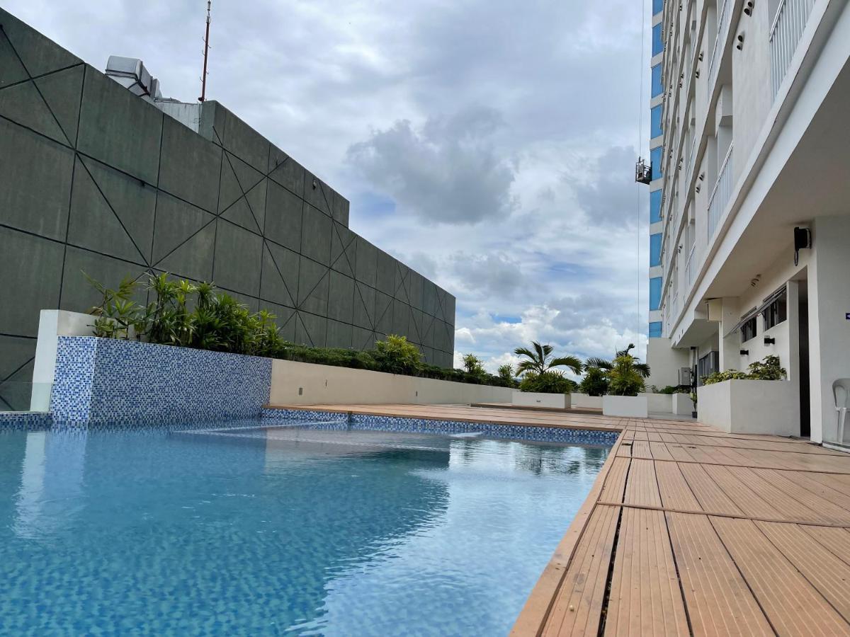 Inspiria Aparthotel Davao City Exteriör bild