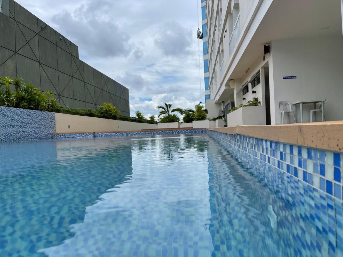 Inspiria Aparthotel Davao City Exteriör bild
