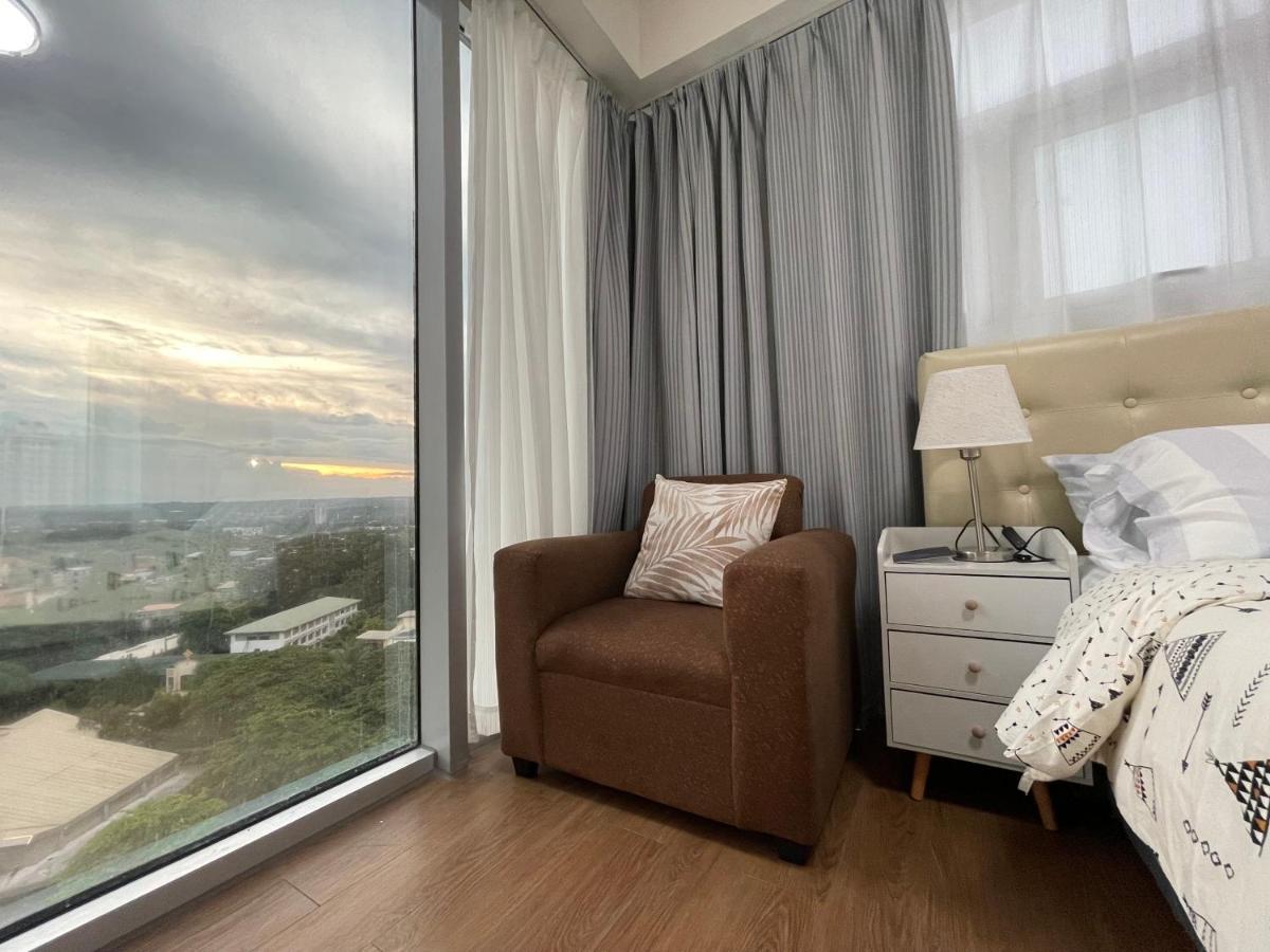 Inspiria Aparthotel Davao City Exteriör bild