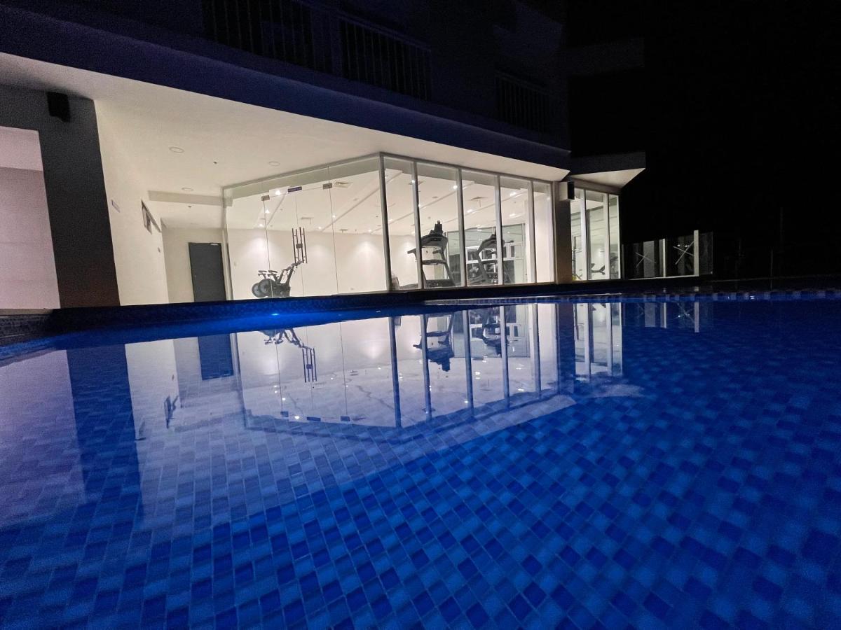 Inspiria Aparthotel Davao City Exteriör bild