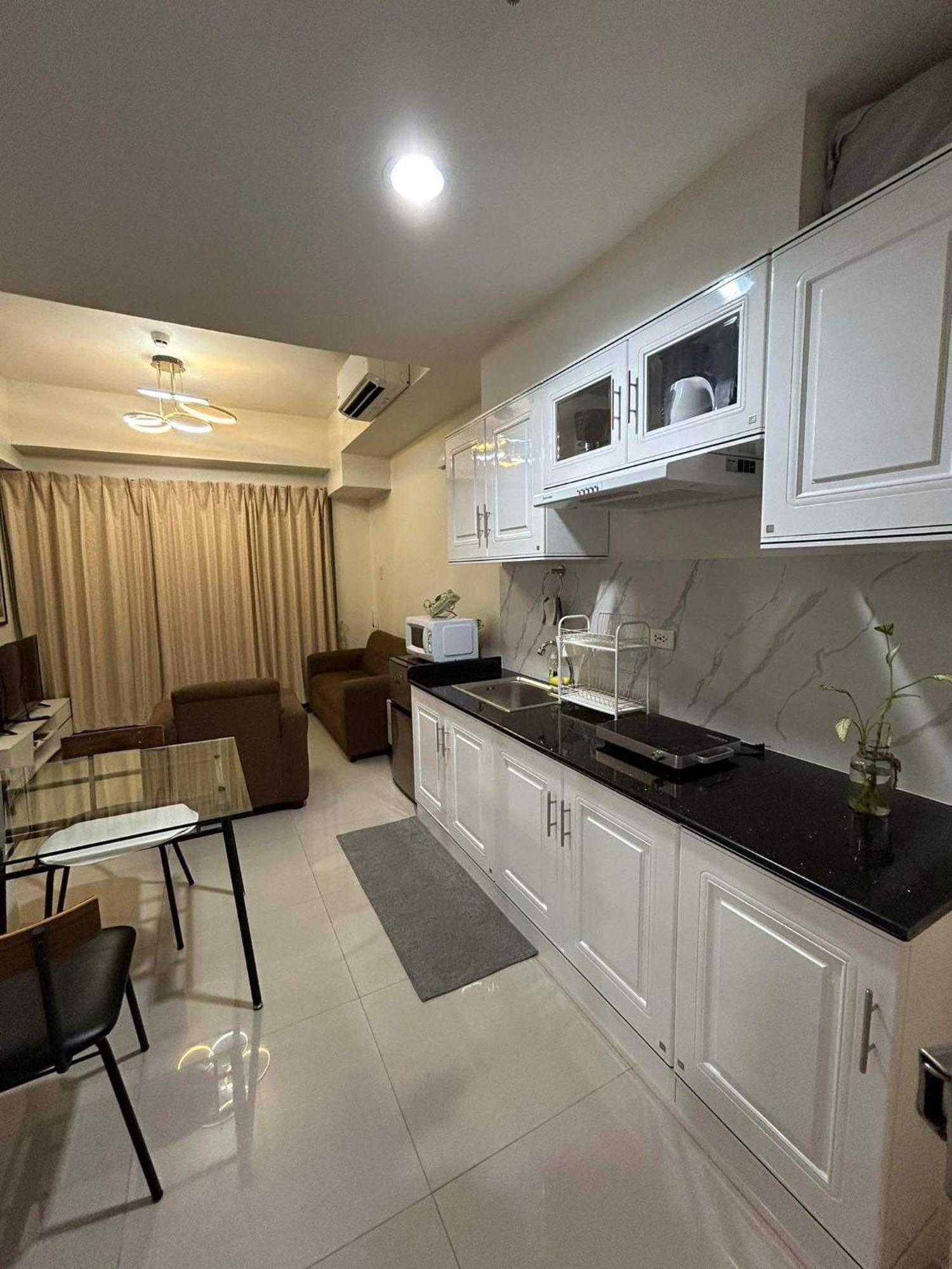 Inspiria Aparthotel Davao City Exteriör bild